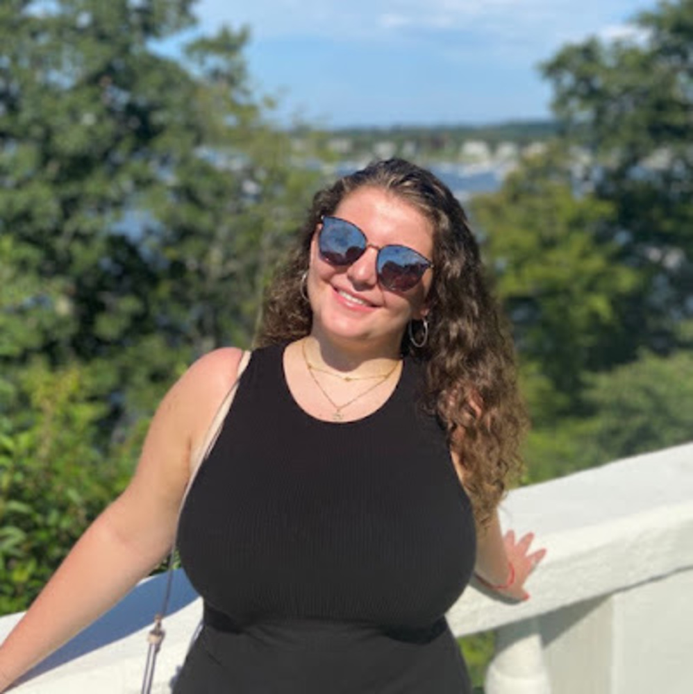 Meet your Posher, Danielle